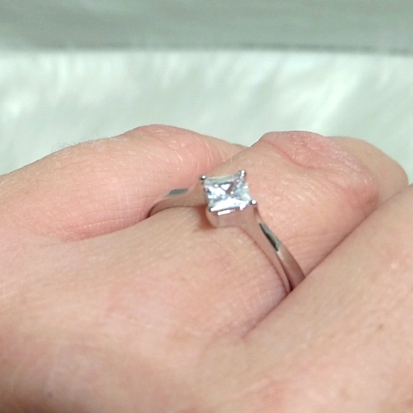 Source Unknown Jewelry - FINAL SALE! Gorgeous 925 Stamped CZ Diamond Ring Sz.8 Never Wore